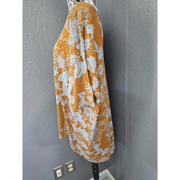 Women's LuLaRoe Blouse High-Low Short Sleeves Floral Size Large Topical Theme - Picture 7 of 11